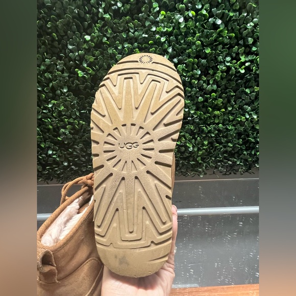 Low Ugg Boots Size 6 - Picture 7 of 9